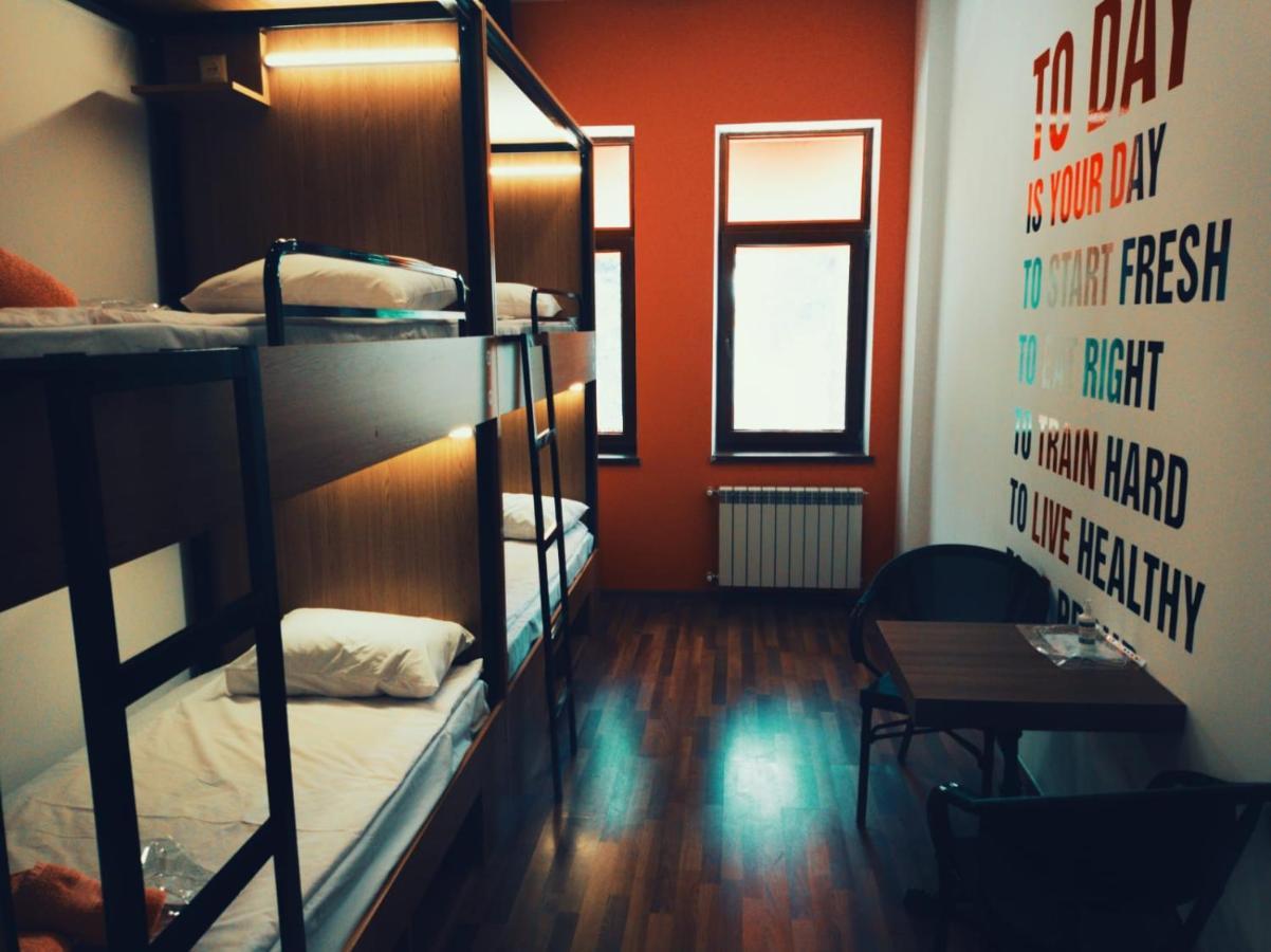 Central Hostel Шеки Экстерьер фото