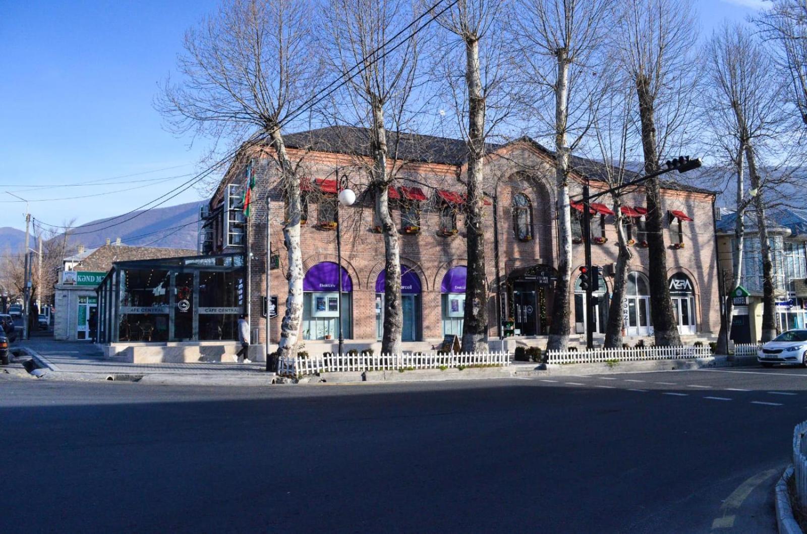 Central Hostel Шеки Экстерьер фото
